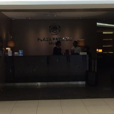 Hotel Plaza Premium Lounge à Bayan Lepas Extérieur photo