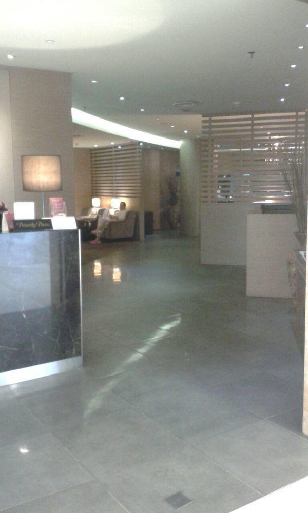 Hotel Plaza Premium Lounge à Bayan Lepas Extérieur photo